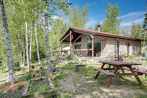 Lakefront Family Cabin w/ Views in Medford