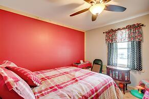 Lakefront Family Cabin w/ Views in Medford