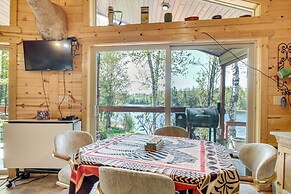 Lakefront Family Cabin w/ Views in Medford