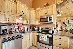 Lakefront Family Cabin w/ Views in Medford