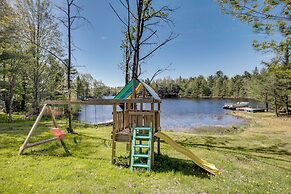 Lakefront Family Cabin w/ Views in Medford
