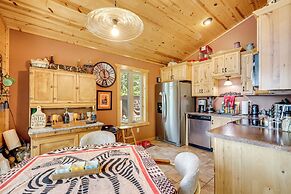Lakefront Family Cabin w/ Views in Medford