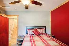 Lakefront Family Cabin w/ Views in Medford