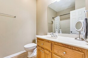 11 Mi to Dtwn Little Rock: Home w/ Large Deck!