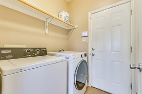 11 Mi to Dtwn Little Rock: Home w/ Large Deck!