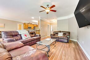 11 Mi to Dtwn Little Rock: Home w/ Large Deck!