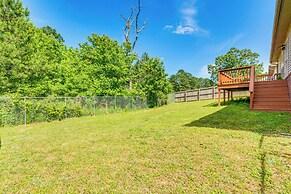 11 Mi to Dtwn Little Rock: Home w/ Large Deck!