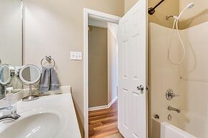 11 Mi to Dtwn Little Rock: Home w/ Large Deck!