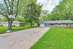 2 Mi to Dtwn: Family Home in Warsaw!