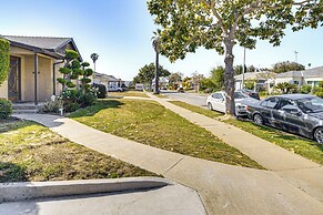 4 Mi to Sofi Stadium: Pet-friendly LA Area Home