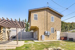 4 Mi to Sofi Stadium: Pet-friendly LA Area Home