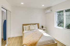 4 Mi to Sofi Stadium: Pet-friendly LA Area Home