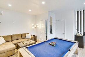 4 Mi to Sofi Stadium: Pet-friendly LA Area Home