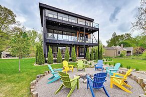 Walk to Lake Michigan: Luxe Home in Benton Harbor!