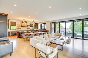 Walk to Lake Michigan: Luxe Home in Benton Harbor!