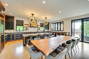 Walk to Lake Michigan: Luxe Home in Benton Harbor!