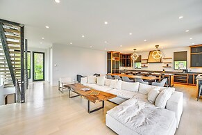 Walk to Lake Michigan: Luxe Home in Benton Harbor!