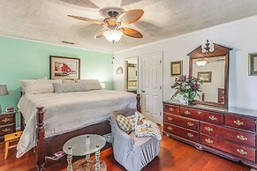 Fishing Pond & Pool Access: Little River Retreat