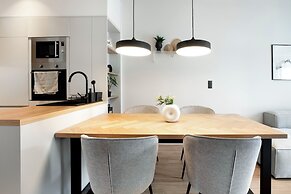 Bask - Chic 2 Bedroom Apt in Athens