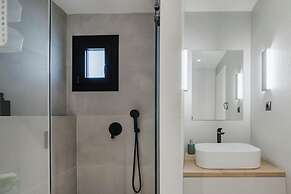 Bask - Chic 2 Bedroom Apt in Athens