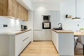 Bask - Chic 2 Bedroom Apt in Athens