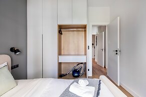 Bask - Chic 2 Bedroom Apt in Athens