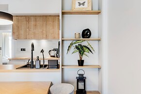 Bask - Chic 2 Bedroom Apt in Athens