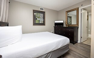 Phoenix Iii 3099 3 Bedroom Condo