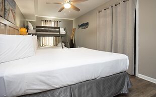 Phoenix Iii 3099 3 Bedroom Condo