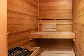 Phoenix Iii 3049 3 Bedroom Condo