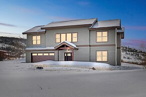 Mountain Bliss Retreat 4 Bedroom Home