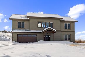 Mountain Bliss Retreat 4 Bedroom Home