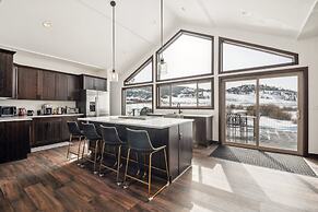 Mountain Bliss Retreat 4 Bedroom Home