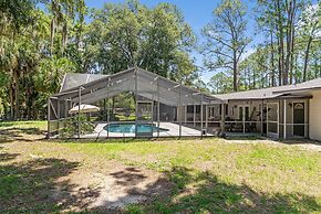 Designer Pet-friendly Retreat With Heated Pool 5 Bedroom Home