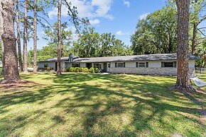 Designer Pet-friendly Retreat With Heated Pool 5 Bedroom Home