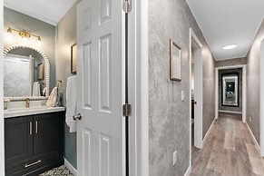 Designer Pet-friendly Retreat With Heated Pool 5 Bedroom Home