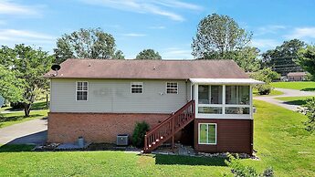 Smoky Mtn Retro 4 Bedroom Home