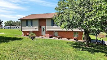 Smoky Mtn Retro 4 Bedroom Home