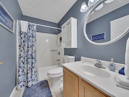 Smoky Mtn Retro 4 Bedroom Home