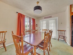 Smoky Mtn Retro 4 Bedroom Home