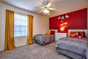 Beautiful Waterfront Home Close To Disney!large Spacious Layout, Pool 