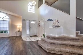 Beautiful Waterfront Home Close To Disney!large Spacious Layout, Pool 