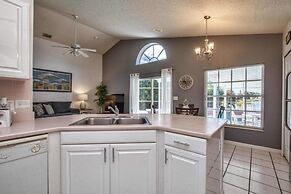Beautiful Waterfront Home Close To Disney!large Spacious Layout, Pool 