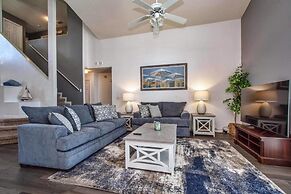 Beautiful Waterfront Home Close To Disney!large Spacious Layout, Pool 