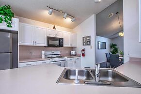 Beautiful Waterfront Home Close To Disney!large Spacious Layout, Pool 