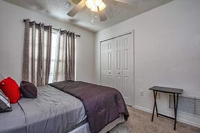 Beautiful Waterfront Home Close To Disney!large Spacious Layout, Pool 