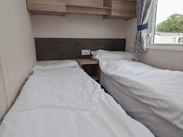 Caravan B8