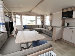 Caravan B8