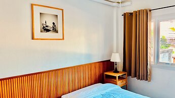 Momento Hotel and Cafe