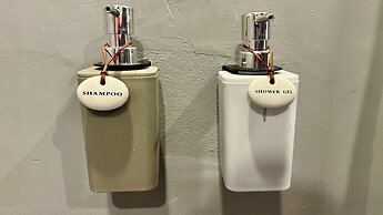 Momento Hotel and Cafe